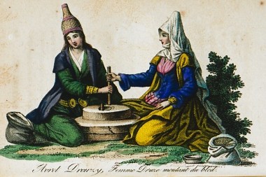 Γυναίκες Δρούζες (χριστιανική εθνοτική ομάδα της Συρίας) αλέθουν σιτάρι.