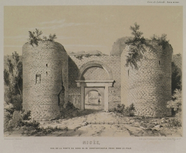 Η πύλη της Κωνσταντινούπολης ή Βόρεια πύλη της Νίκαιας, από το εξωτερικό των τειχών.