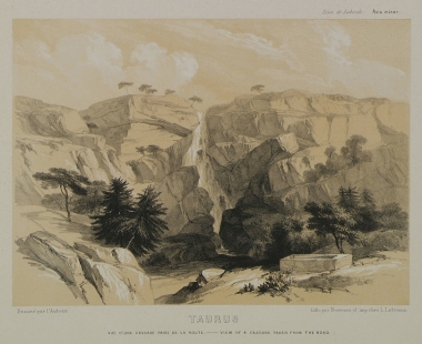 Άποψη καταρράκτη στην οροσειρά του Ταύρου, κοντά στο οροπέδιο Αλατζά.