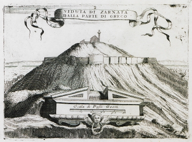 Το κάστρο της Ζαρνάτας από τα βορειοανατολικά.