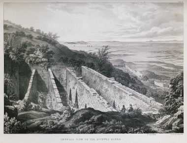 Πανοραμική άποψη των θολωτών πυλων (πιθανότατα τμήτατα στοάς) στον οχυρωματικό περίβολο της Νέας Πλευρώνας (κάστρο της κυρά-Ρήνης).