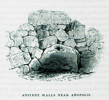 Τμήμα αρχαίου τείχους στην Ανώπολη Χανίων.