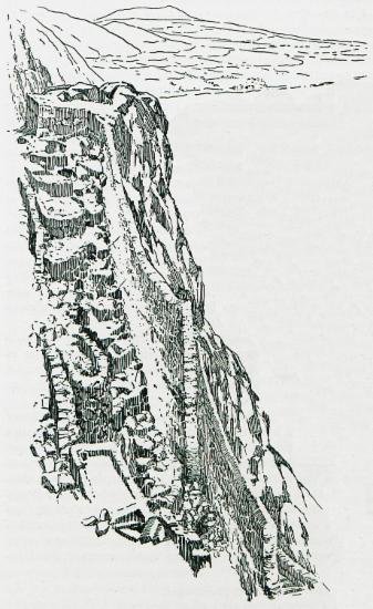 Επιγραφή σε κίονα στην είσοδο του Κάστρου της Σίφνου. Η επιγραφή αναφέρεται στην δυναστεία του Ντα Κορόνια, στα χρόνια της οποίας το κάστρο της Σίφνου πήρε την τελική του μορφή.