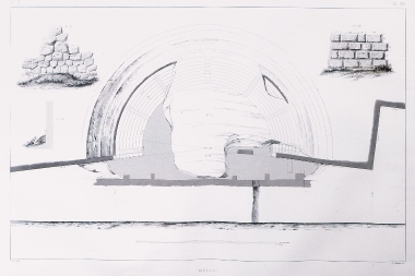 Κάτοψη του ρωμαϊκού θεάτρου της Μήλου με λεπτομέρειες του αναλημματικού τοίχου.