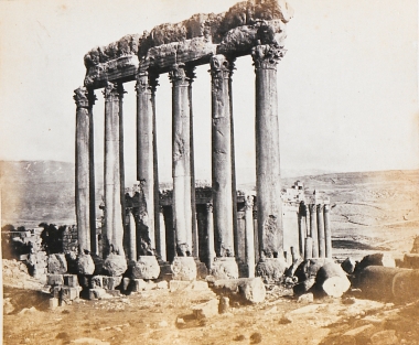 Τα ερείπια του Ναών του Διός (πρώτο επίπεδο) και του Βάκχου (δεύτερο επίπεδο) στο Μπάαλμπεκ του Λιβάνου.