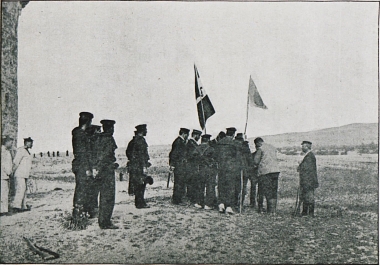 Σώμα του ιταλικού στρατού συνεδριάζει έξω από την Ιεράπετρα.