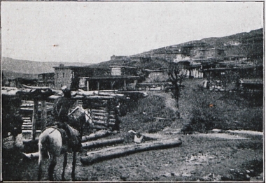 Χωριό (Αλατζάκ ;) κοντά στο Σούσεχρι.