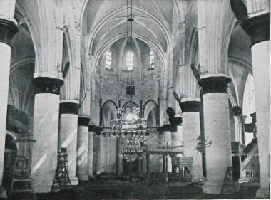 Το εσωτερικό του τεμένους του Λαλά Μουσταφά Πασά (πρώην καθολική εκκλησία της Αγίας Σοφίας, γοτθικού ρυθμού).