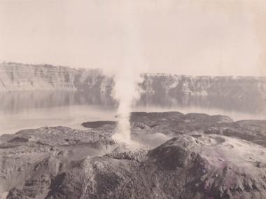 Άποψη της καλντέρας στη Σαντορίνη.