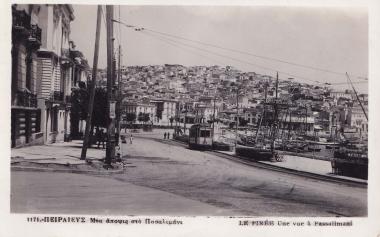 Άποψη της μαρίνας Ζέας στον Πειραιά (Πασαλιμάνι).