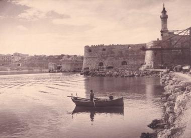 Άποψη των ενετικών οχυρώσεων στο λιμάνι του Ηρακλείου.