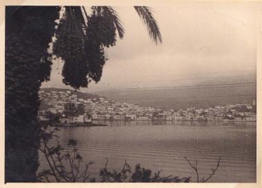 Άποψη του Πόρου από τη θάλασσα.