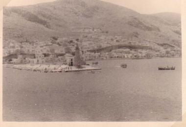 Άποψη του λιμανιού της Καλύμνου (Πόθια) από τη θάλασσα.