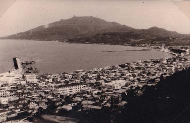 Άποψη του λιμανιού και της πόλης της Ζακύνθου από ψηλά.