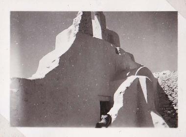 Ο ναός της Παναγίας Παραπορτιανής (1425-17ος αιώνας) στη Μύκονο.