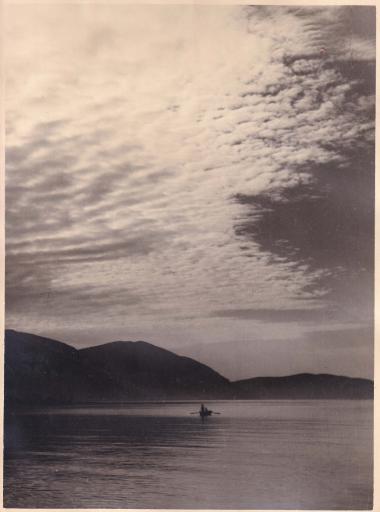 Βάρκα στη θάλασσα της Ιτέας.