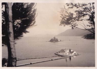 Κέρκυρα. Το Ποντικονήσι και η νησίδα των Βλαχερνών από το Κανόνι.