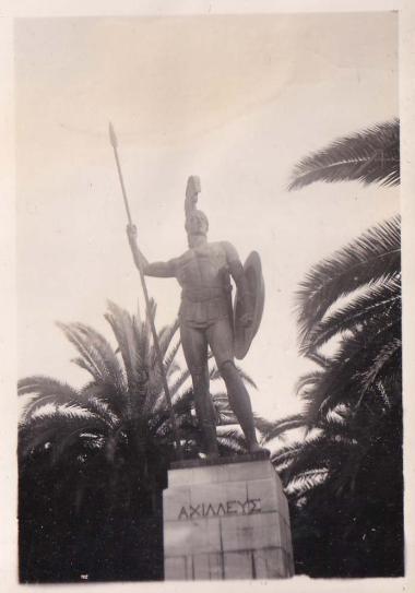 Το ορειχάλκινο άγαλμα του 