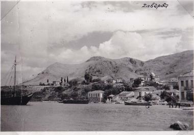 Άποψη της Παλαίρου (στον νομό Αιτωλοακαρνανίας) από τη θάλασσα.