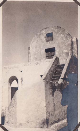 Σαντορίνη (Θήρα). Παραδοσιακή οικία στην Οία.