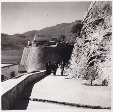 Κρήτη, κόλπος Μιραμπέλου. Άποψη προμαχώνα από την ενετική οχύρωση της Σπιναλόγκας.