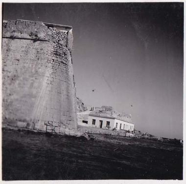 Κρήτη, κόλπος Μιραμπέλου. Άποψη προμαχώνα από την οχύρωση της Σπιναλόγκας.