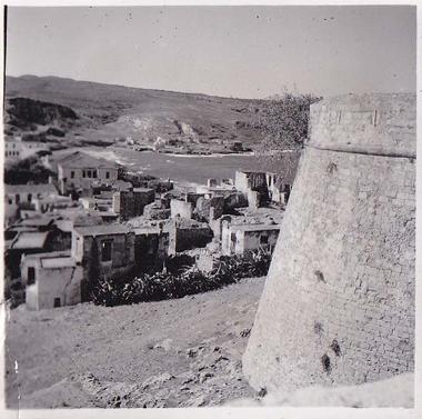 Ρέθυμνο. Άποψη προμαχώνα στη Φορτέτζα και, πίσω, τμήμα της πόλης.