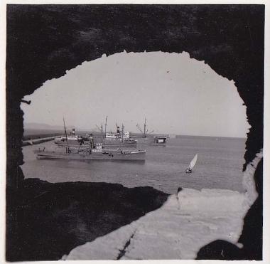 Εμπορικά πλοία στο νέο λιμάνι του Ηρακλείου Κρήτης.