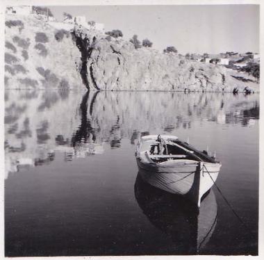 Βάρκα στον Άγιο Νικόλαο Κρήτης.