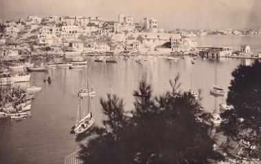 Άποψη του Μικρολίμανου από τα δυτικά.