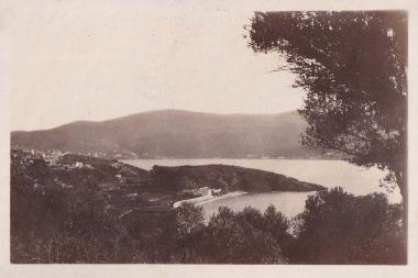 Άποψη του Βαθέος και της πόλης της Σάμου.