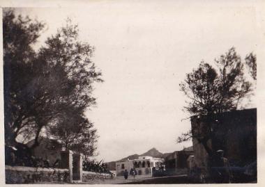 Δρόμος και οικίες στη Νάξο.