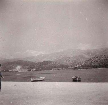 Βάρκες δεμένες στο λιμάνι του Αργοστολίου (Κεφαλονιά).