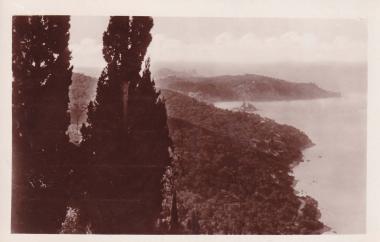 Θάλασσα και φύση στην περιοχή του Γαστουρίου της κεντρικής Κέρκυρας.