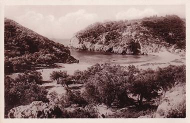 Άποψη παραλίας στην περιοχή της Παλαιοκαστρίτσας στη βορειοδυτική Κέρκυρα.