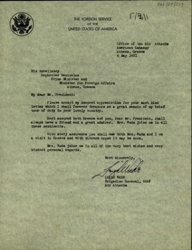 Επιστολή του Αμερικανού αεροπορικού ακολούθου στην Ελλάδα, ταξίαρχου Leigh Wade, προς τον Σ. Βενιζέλο με την οποία τον ευχαριστεί για την επιστολή που του απηύθυνε σχετικά με την υπηρεσία του στην Ελλάδα.