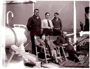 Ο Κυριάκος Βενιζέλος με τηνΛιλή Χρηστομάνου - Μοάτσου και φιλική συντροφιά εν πλω.