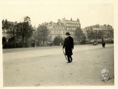 Ο Ελευθέριος Βενιζέλος σε περίπατο στα Ηλύσια Πεδία.