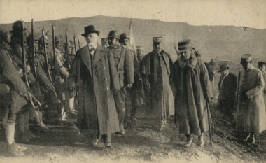 O Ελευθέριος Βενιζέλος στο μακεδονικό μέτωπο κατά τη διάρκεια του Α' Παγκοσμίου πολέμου.