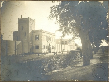 Εξωτερική άποψη του αναμορφωτηρίου από τα δεξιά.