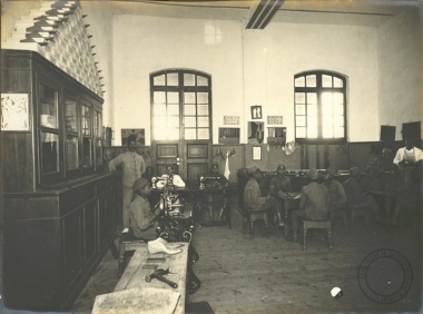 Εργαστήριο τσαγκάρηδων του αναμορφωτηρίου.