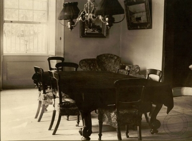 Εσωτερική άποψη: Η τραπεζαρία.