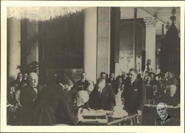 Eleftherios Venizelos signing the Treaty of Chevres