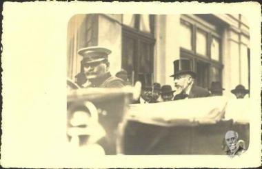 Ο Ελευθέριος Βενιζέλος κατά τη διάρκεια της επίσκεψής του στο Βουκουρέστι για την υπογραφή της ομώνυμης συνθήκης