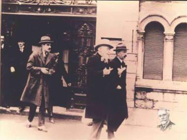 Ο Ελευθέριος Βενιζέλος με τον Νικόλαο Πολίτη στο Παρίσι