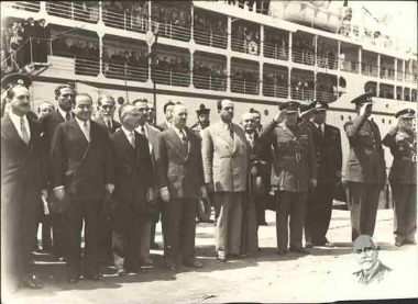 Sophocles Venizelos with the Turkish Prime Minister, Menteres, during his visit to Ankara.