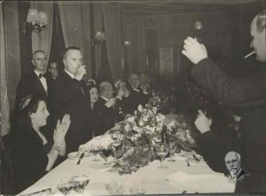 Ο Σοφοκλής Βενιζέλος σε επίσημο γεύμα προς τιμήν του κατά τη διάρκεια της επίσκεψής του στην Άγκυρα