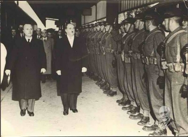Sophocles Venizelos with the Minister of Foreign Affairs, Kioproulou, during his visit to Ankara.