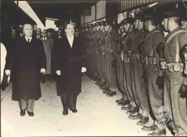 Ο Σοφοκλής Βενιζέλος με τον Υπ. Εξωτερικών της Τουρκίας Κιοπρουλού κατά τη διάρκεια της επίσκεψής του στην Άγκυρα