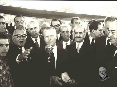 Sophocles Venizelos with Grivas at the celebration of the 50 years from the establishment of the Liberal Party.